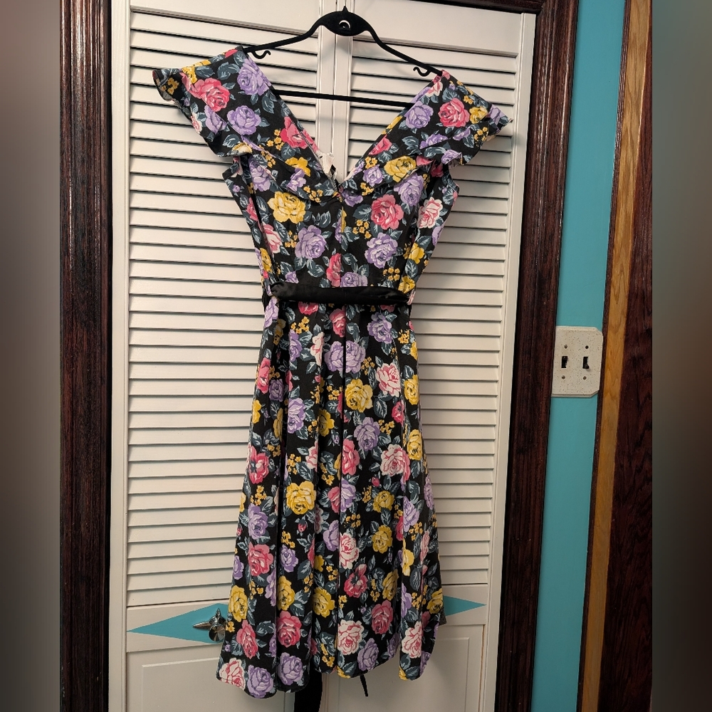 Vintage Floral V-Neck Dress